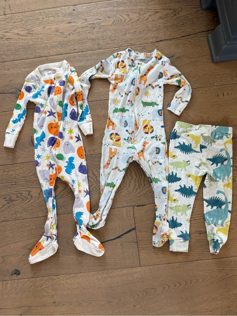 Baby 18M Pajama Bundle Old Navy Carter’s Animal Sleepers + Dino Pants